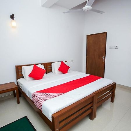 Oyo 438 Sarala Residence Hotel Κάντι Εξωτερικό φωτογραφία