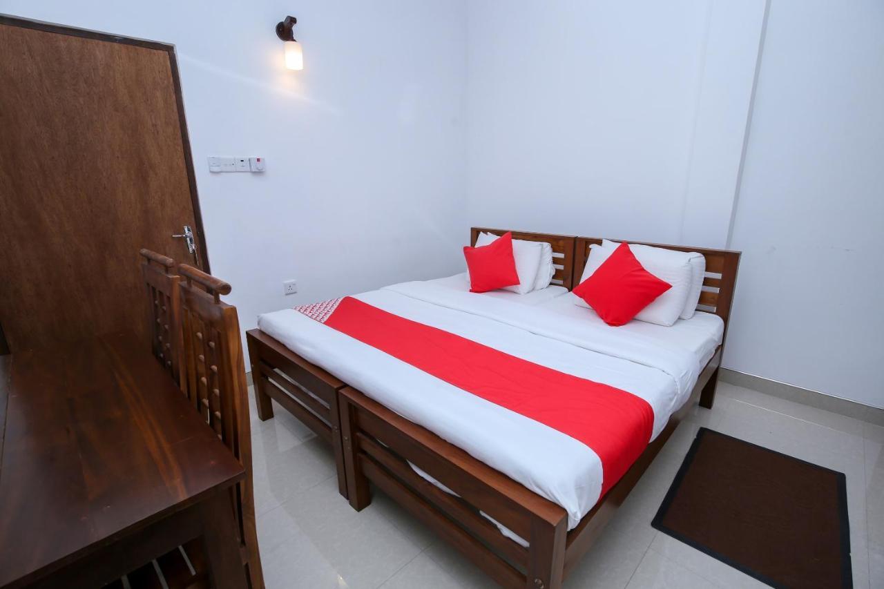 Oyo 438 Sarala Residence Hotel Κάντι Εξωτερικό φωτογραφία