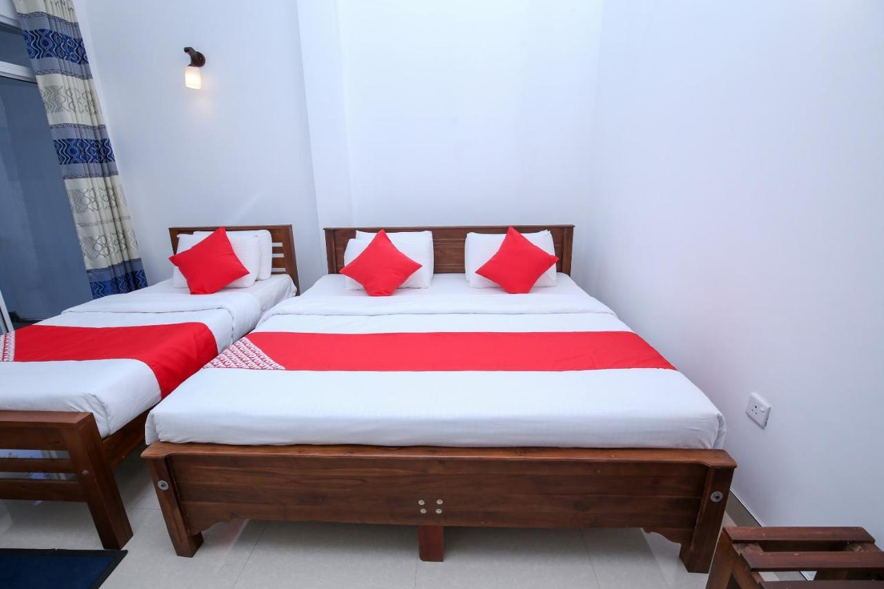 Oyo 438 Sarala Residence Hotel Κάντι Δωμάτιο φωτογραφία
